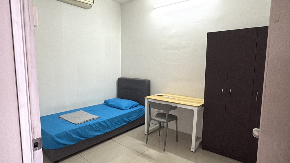PV 15 Residences — Room 3