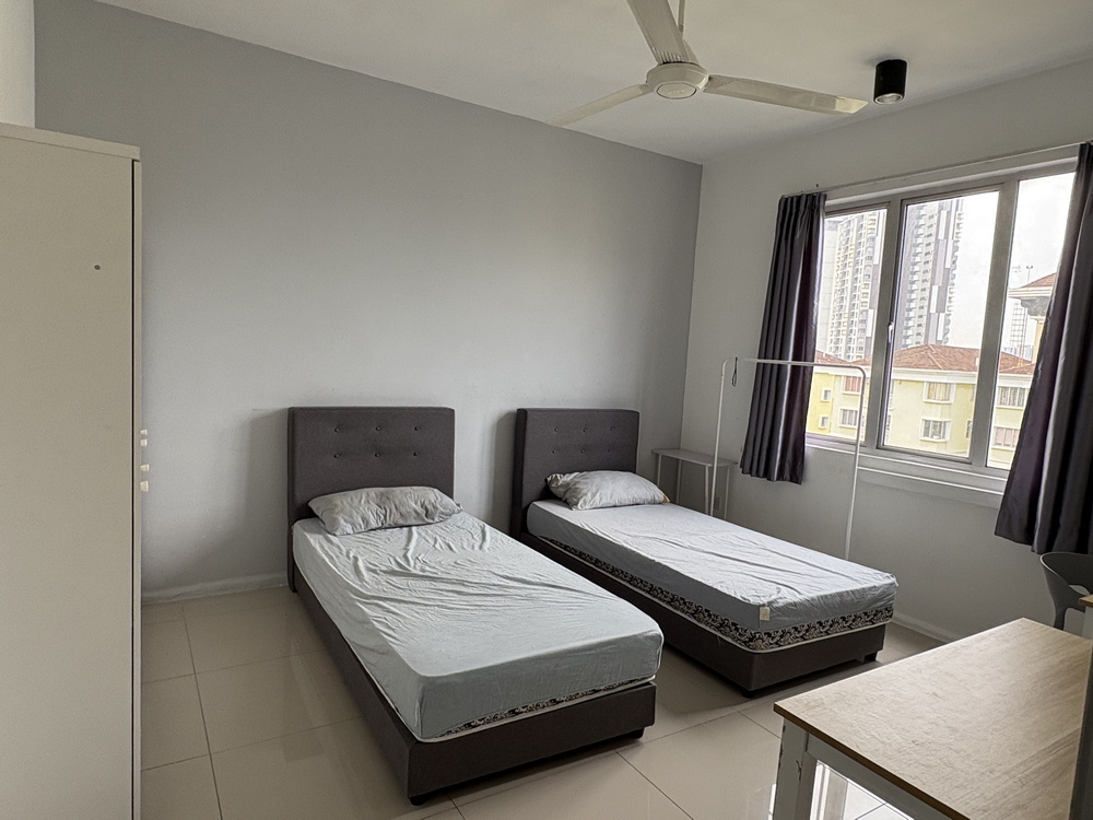 PV 15 Residences — Room 4