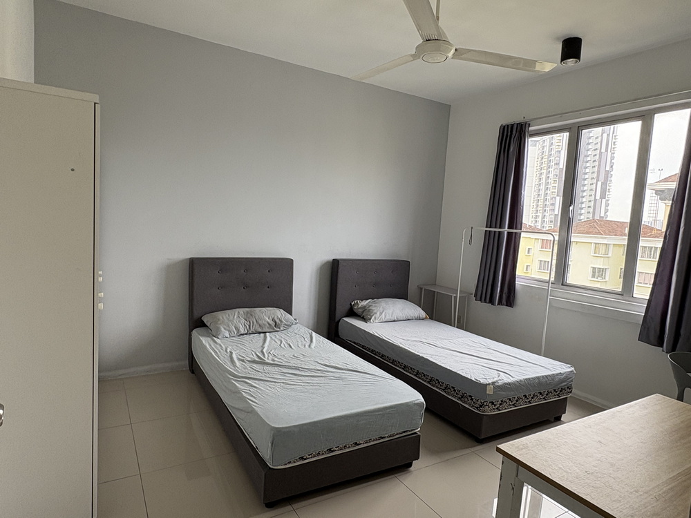 PV 15 Residences — Room 4