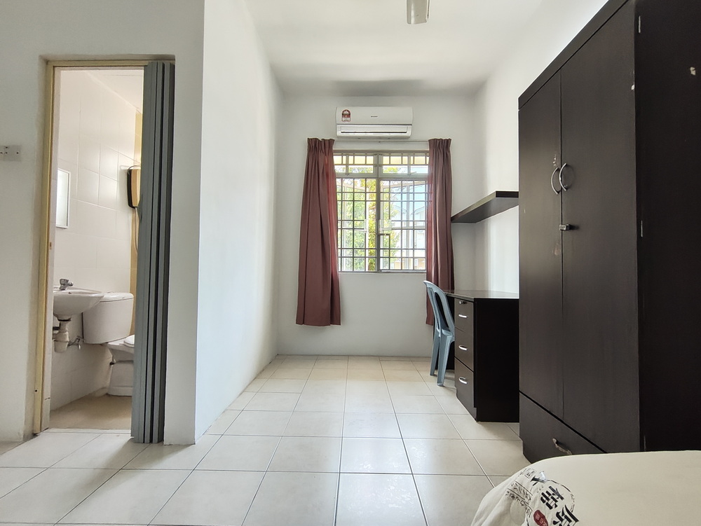 Oxford — Room 1