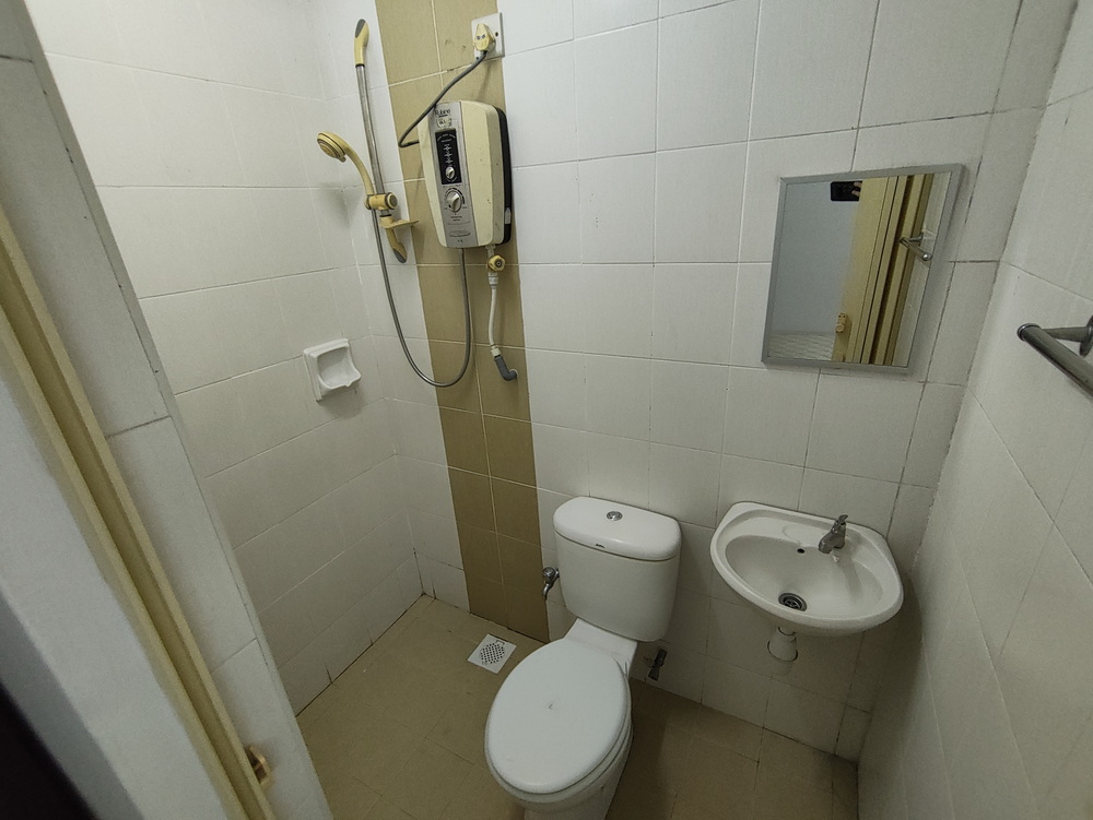Oxford — Room 2