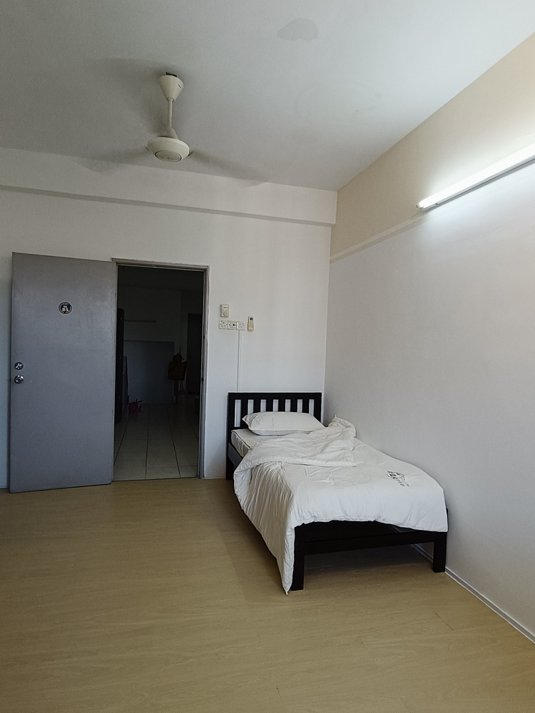 Oxford — Room 4
