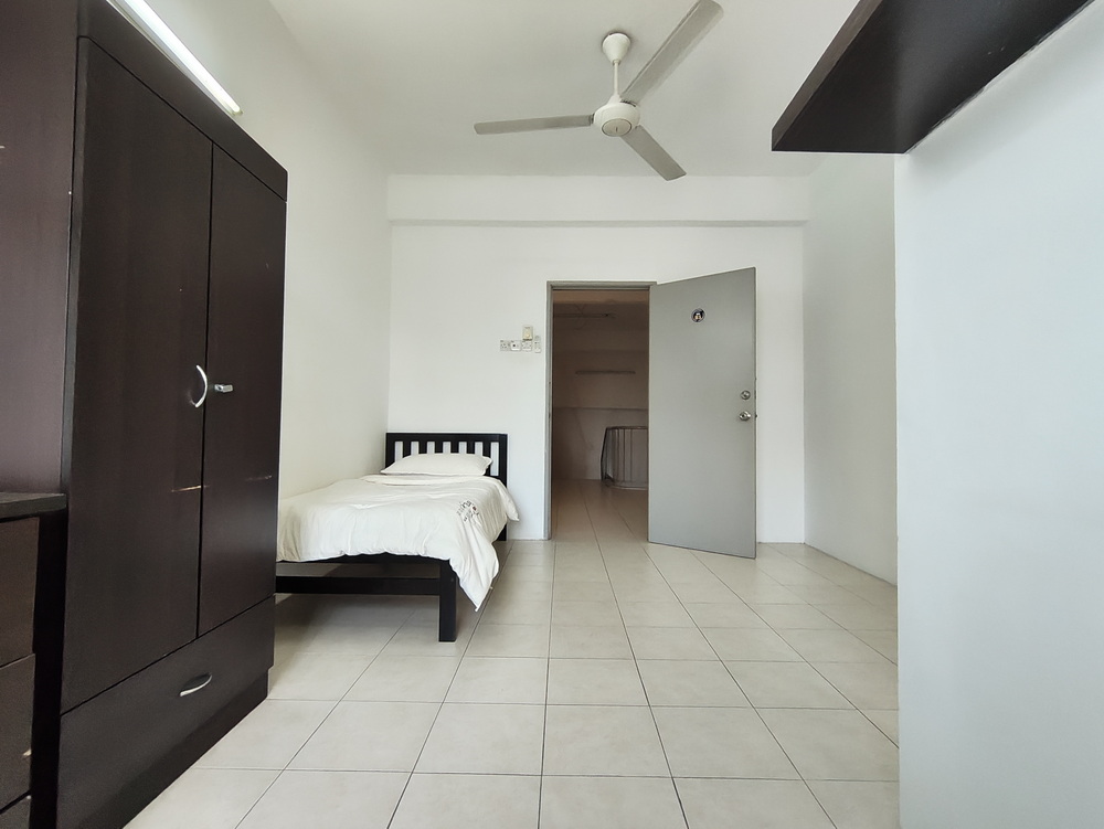Oxford — Room 4
