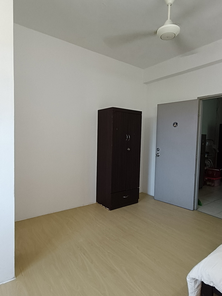 Oxford — Room 4