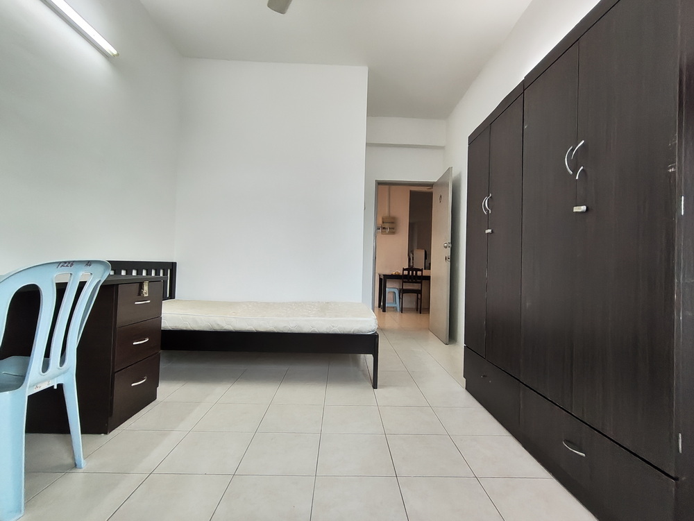 Oxford — Room 5