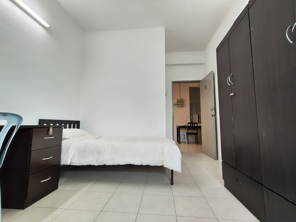 Oxford — Room 5