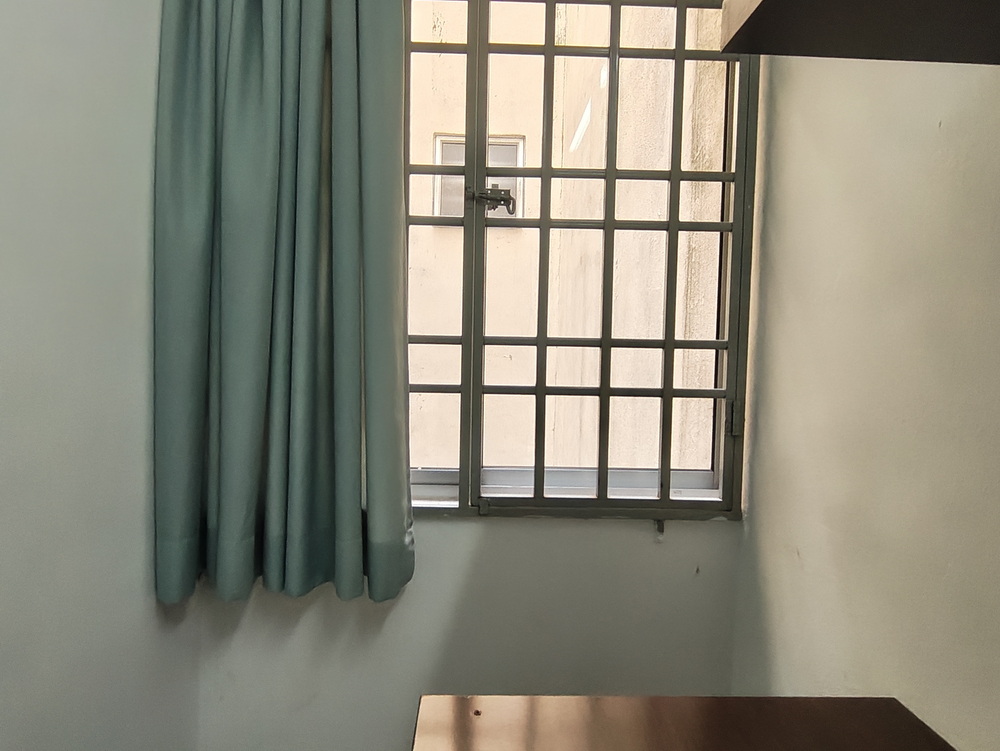 Oxford — Room 6