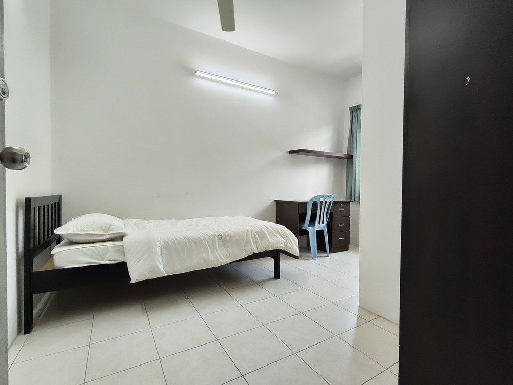 Oxford — Room 7