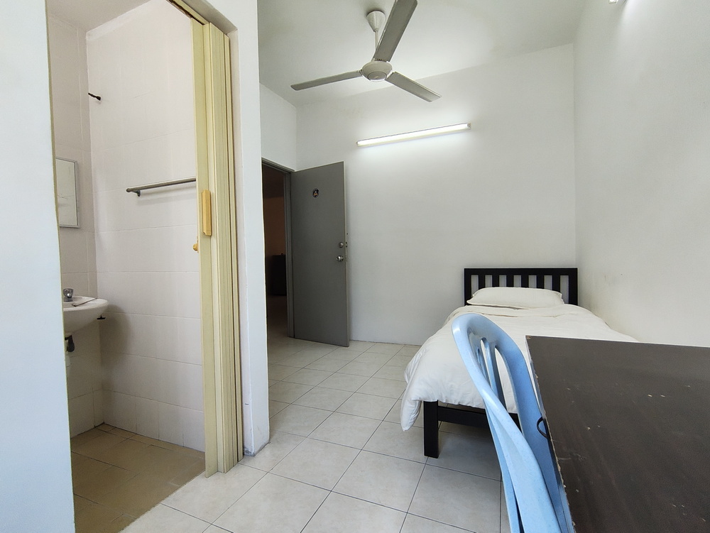 Oxford — Room 7
