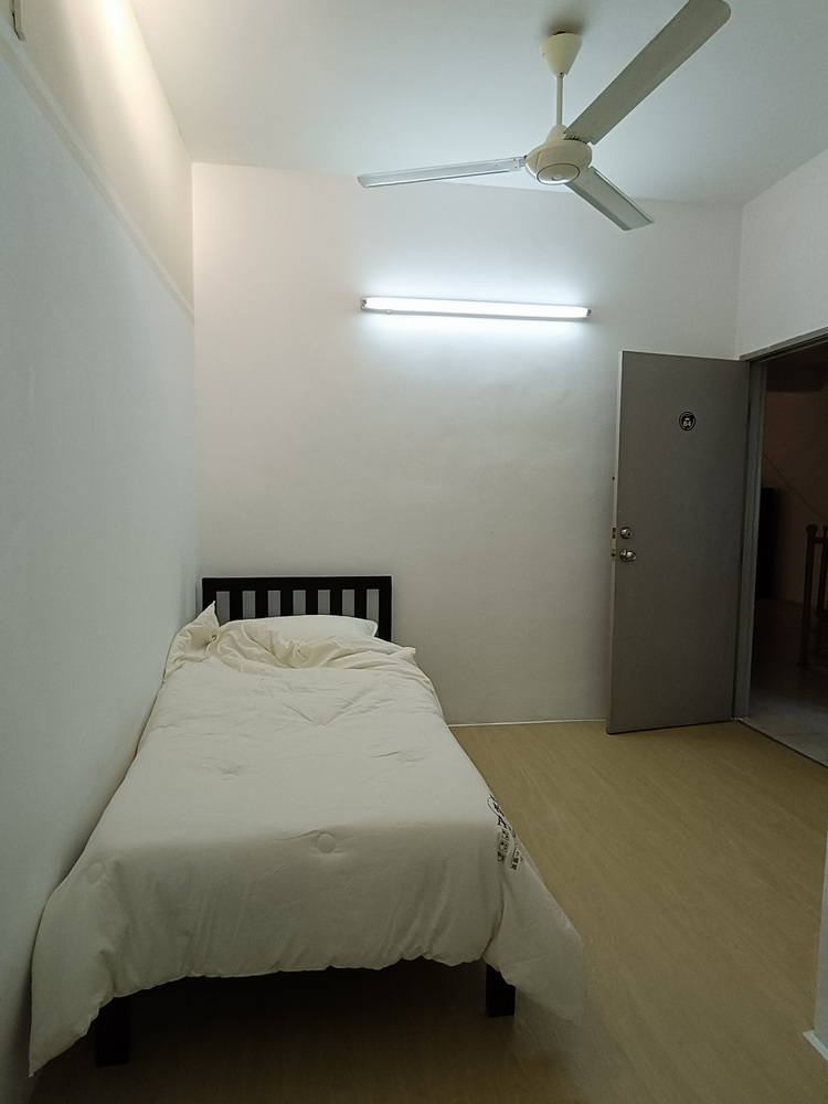 Oxford — Room 7