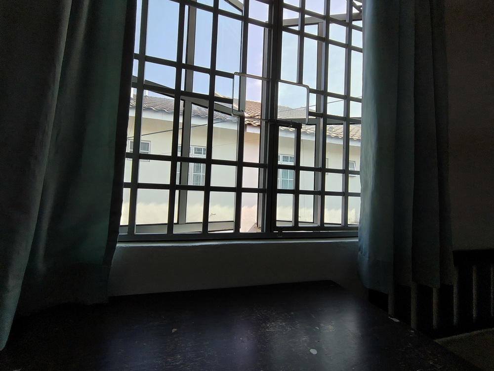Oxford — Room 8