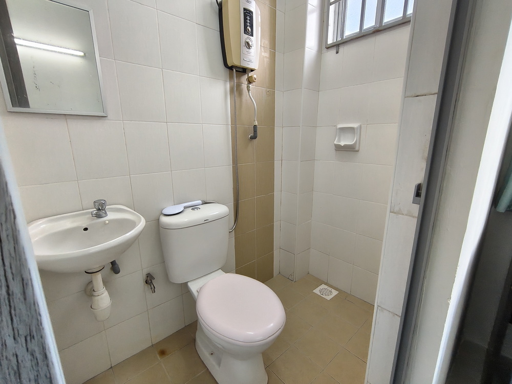 Oxford — Room 8