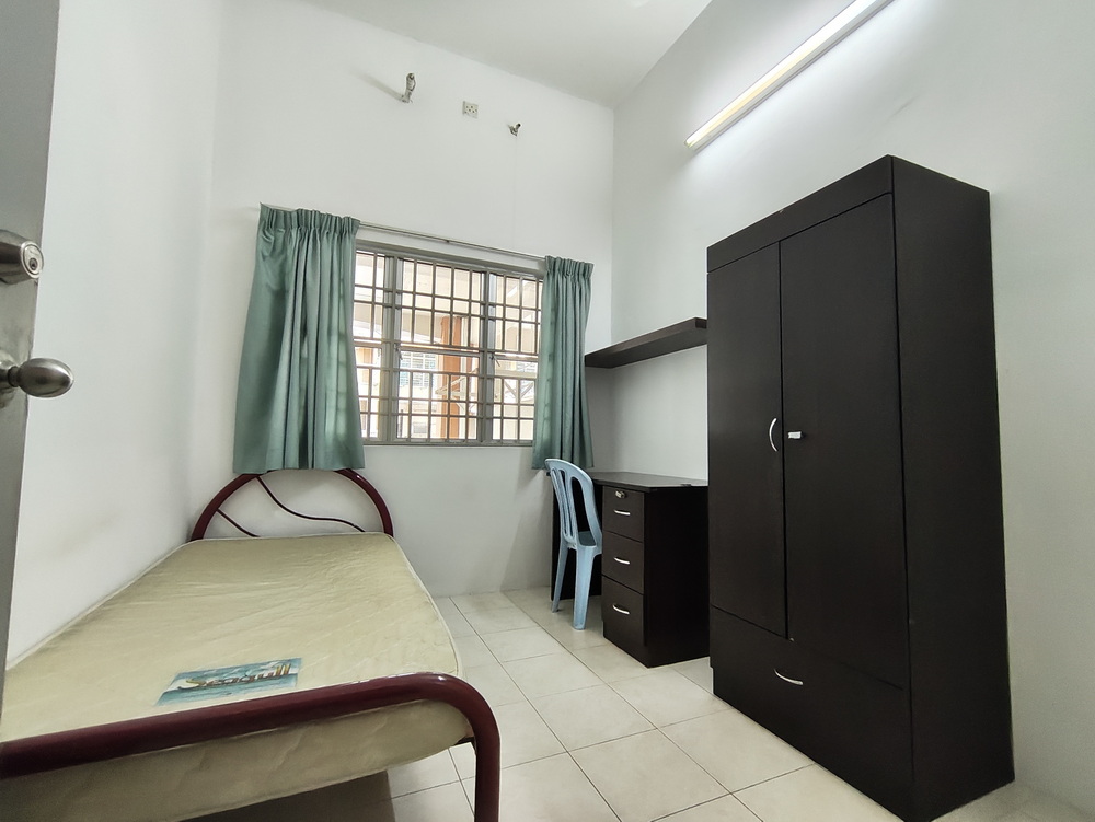 Oxford — Room 9