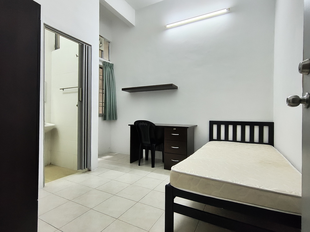 Oxford — Room 10