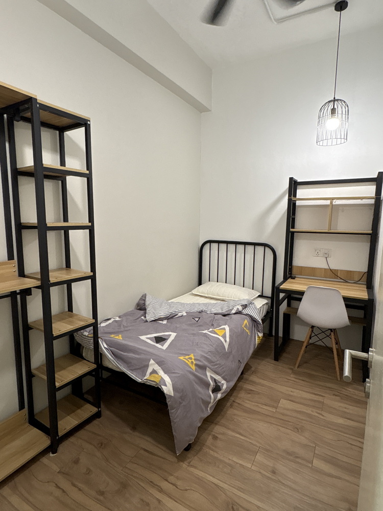Nadayu Dagang 28 Residences — Room 1