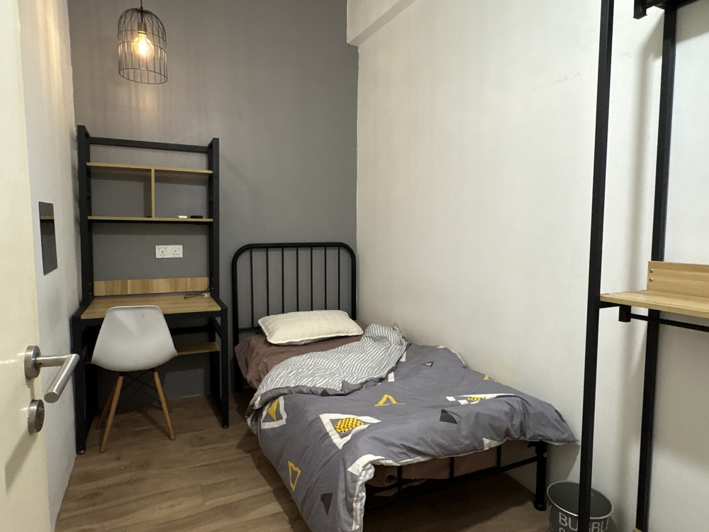 Nadayu Dagang 28 Residences — Room 4