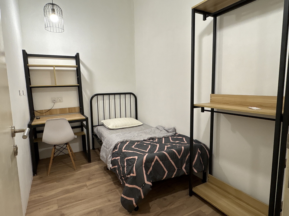 Nadayu Dagang 28 Residences — Room 5