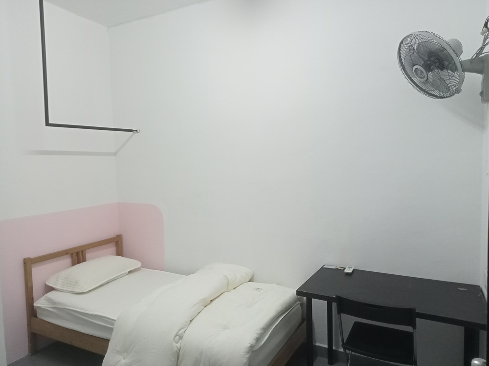 SS15 Residences — Room 2