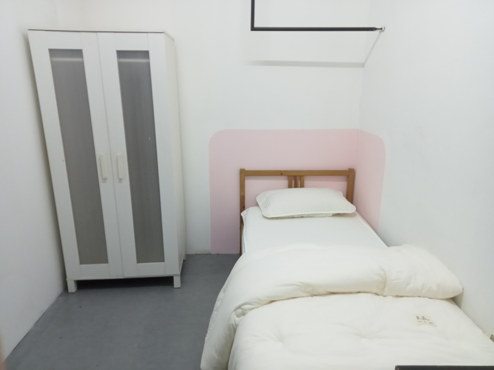 SS15 Residences — Room 2