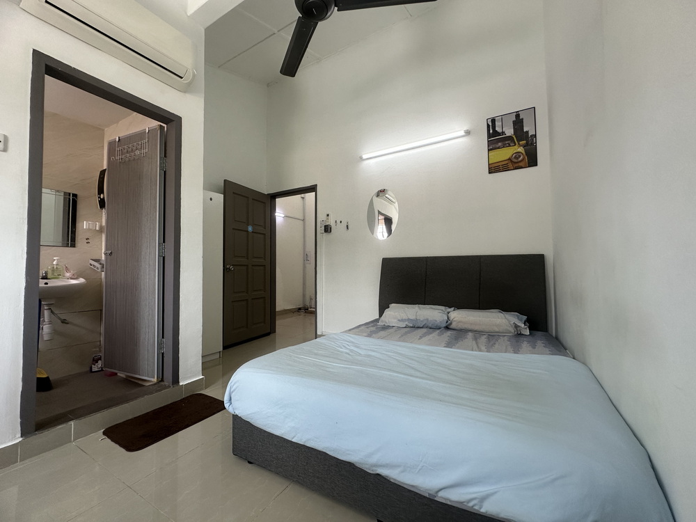 SS15 Residences — Room 4