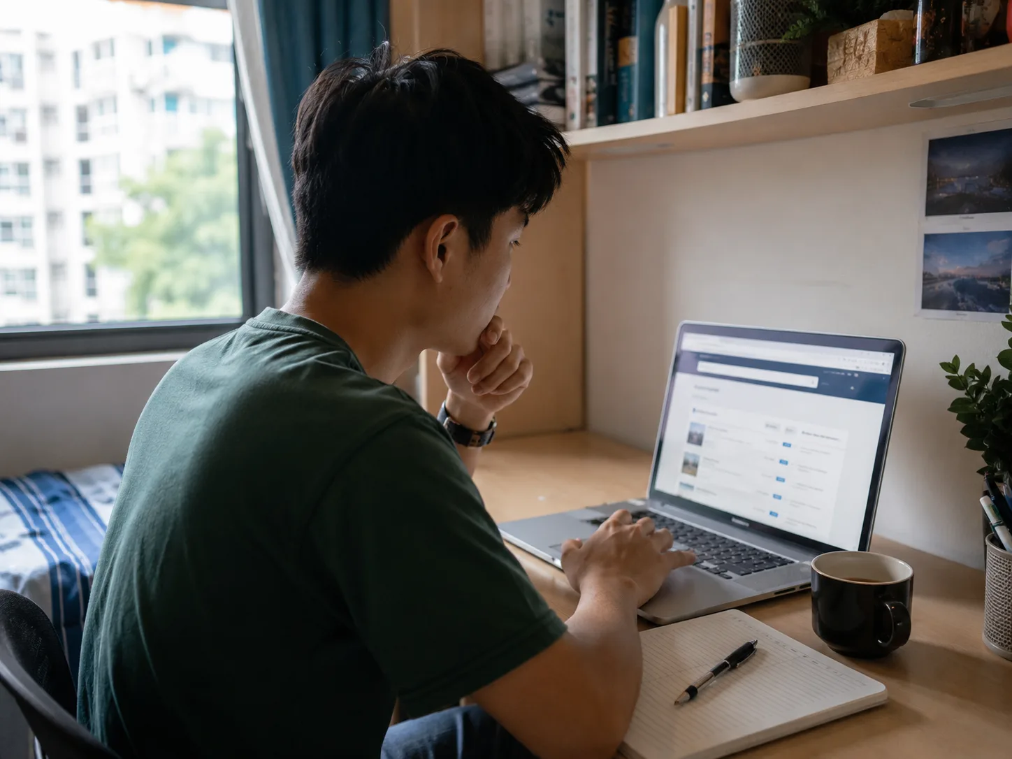 Student Checking University Course Accreditation Online | Westay Coliving Student Checking University Course Accreditation Online | Westay Coliving